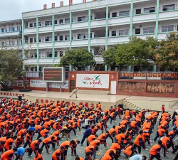 光坡中心小学户外活动场地