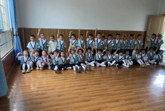 遂溪县杨柑镇艾占小学附属幼儿园户外活动场地