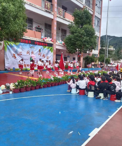 南安市丰州镇双溪村溪红幼儿园户外活动场地