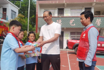 万州区培文中心小学向庙村小户外活动场地