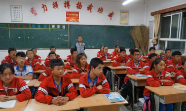 隆坊中学户外活动场地