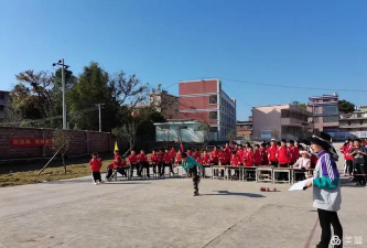 钟山镇龙马完小