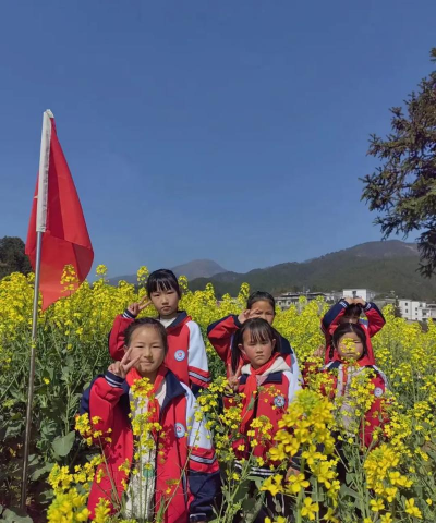 新龙县乐安中心小学