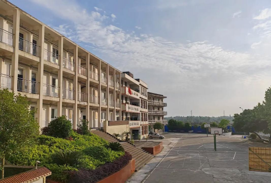 大足县三驱镇灯塔中心小学跃龙村小