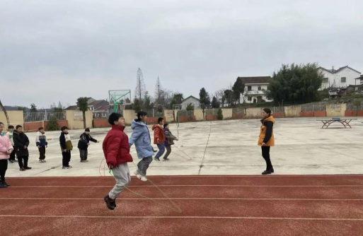 西乡县杨河镇杨河初级中学