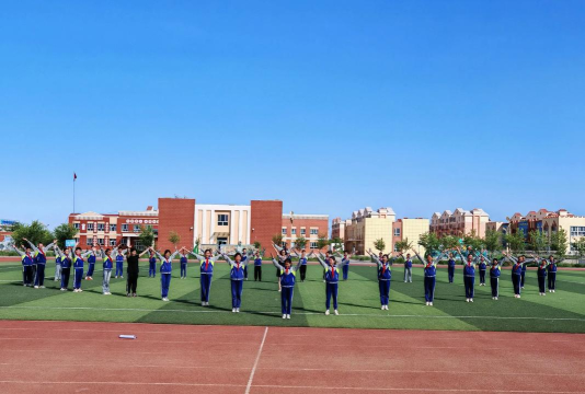 哈密市三乡开发区学校