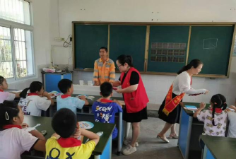 金龙镇金鼎小学中心校