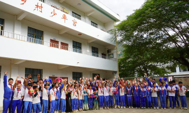 云县忙怀中学户外活动场地