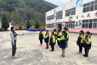 康县李坝中心小学