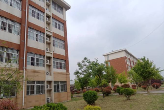 枣庄山亭区职业中专户外活动场地