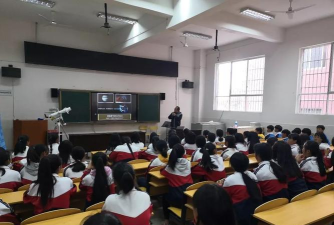 龙武中学户外活动场地