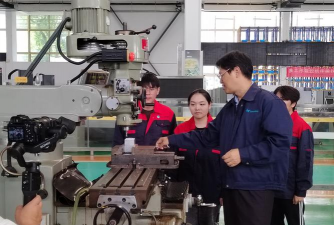 青岛平度机电工程学校