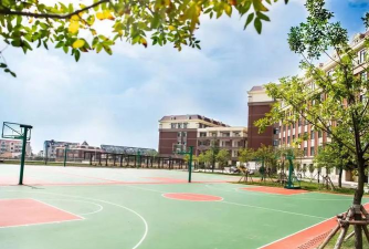 私立青岛海山学校户外活动场地