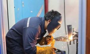 成都电焊机厂技工学校