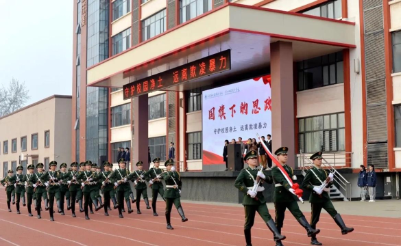 淄博市新大地学校(初中部)户外活动场地