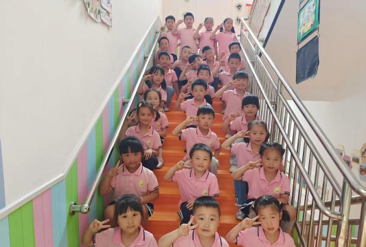 进贤县池溪乡池溪中心宝宝幼儿园
