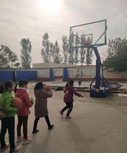 藁城市兴安镇冯村小学