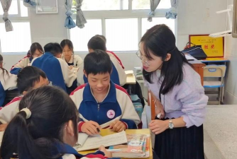 鹤峰县走马镇堰垭学校户外活动场地