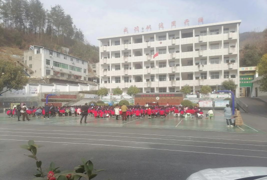 洞口县洞口镇城关一校