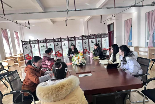 陈蔡镇冯家幼儿班户外活动场地