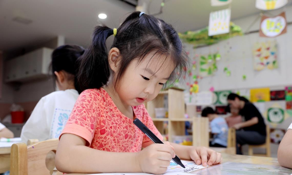 内蒙巴彦塔拉饭店幼儿园户外活动场地