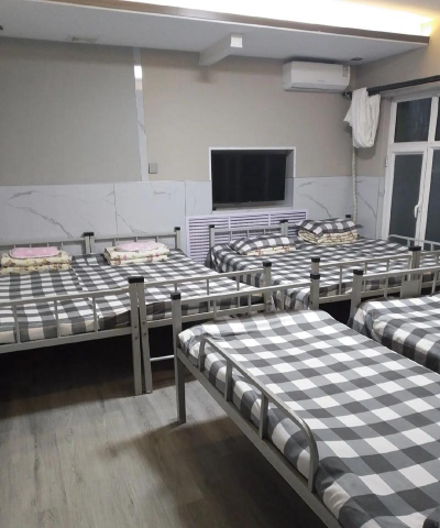 张家口市宣化区天泰寺街办事处育苗托儿所户外活动场地