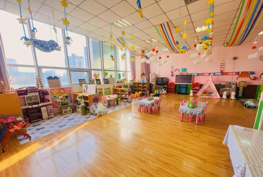 北京市通州区金色摇篮荔景幼儿园户外活动场地