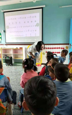 扶风县召公镇育苗幼儿园户外活动场地