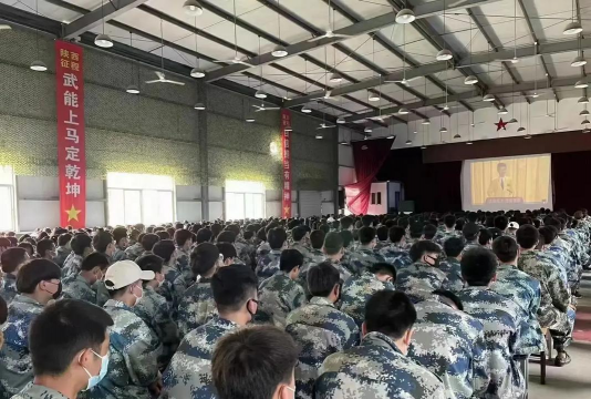 陕西国防工业技师学院户外活动场地