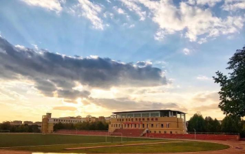 伊宁县三中户外活动场地