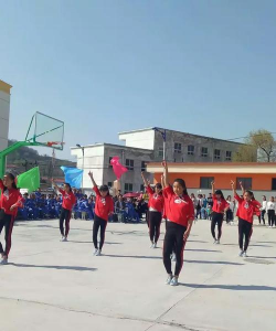 草川中学户外活动场地