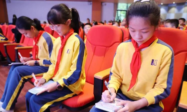 东莞光大新亚外国语学校(九年一贯制)户外活动场地