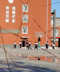承德县磴上乡磴上中学户外活动场地