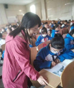 萝北县宝泉岭分局共青中学