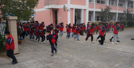 鹤山区鹤壁集乡窦马庄中心小学