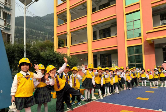 四川省涪陵地区水江煤矿幼儿园户外活动场地