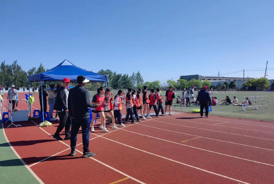 普兰店市第十八中学户外活动场地