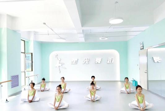 通江星光艺术培训学校