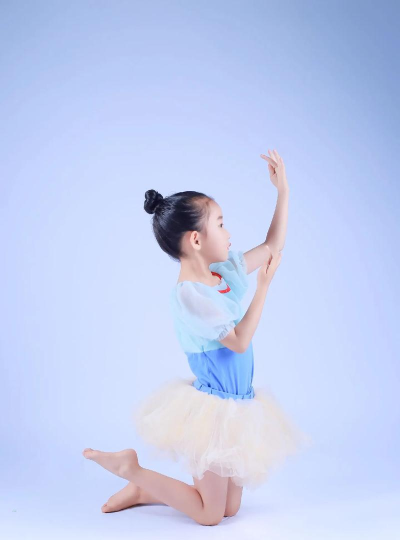 会泽杨光艺术培训中心