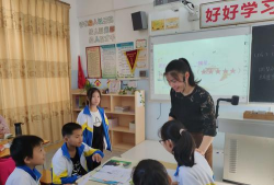 良光镇中心小学阅读区