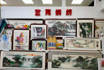 镇平县缤纷乐书画有限公司阅读区