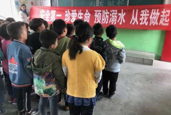 许昌县艾庄乡鲁湾中心小学阅读区