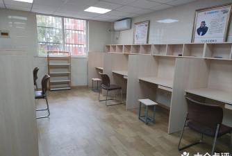 铁西区鑫学霸教育咨询服务中心阅读区