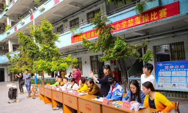 吴川市梅录街道新华小学