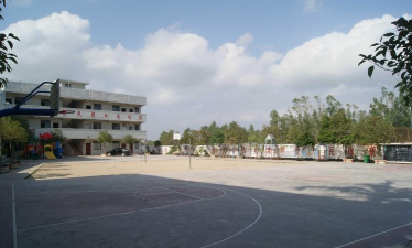 吴川市覃巴镇那碌小学阅读区