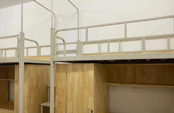 天津市广夏中学阅读区