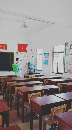 茂名市电白区坡心镇家家乐小学阅读区