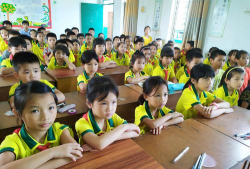 茂名市电白区旦场镇龙村小学