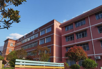 长阳县榔坪镇中心小学