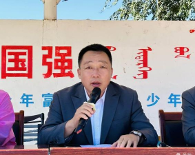 乌力吉木仁学校阅读区